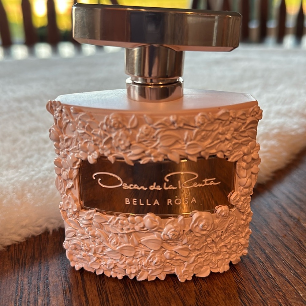 Oscar dela Renta  perfume